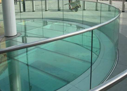 الزجاج البومبيه