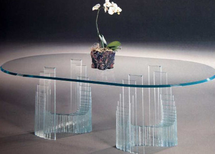 الاثاث الزجاجي